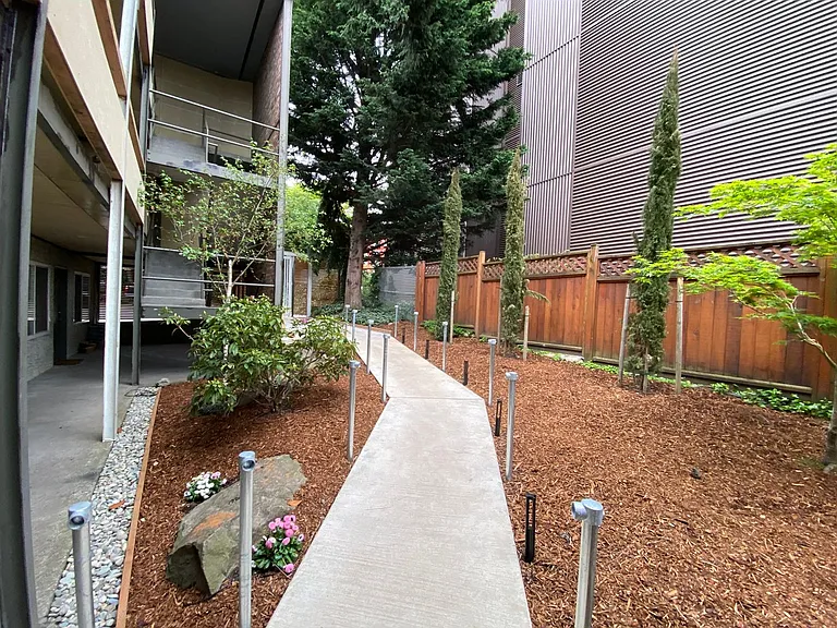1818 Harvard Ave — Photo 25