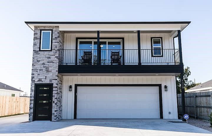 1st image of 1115 Primrose Dr