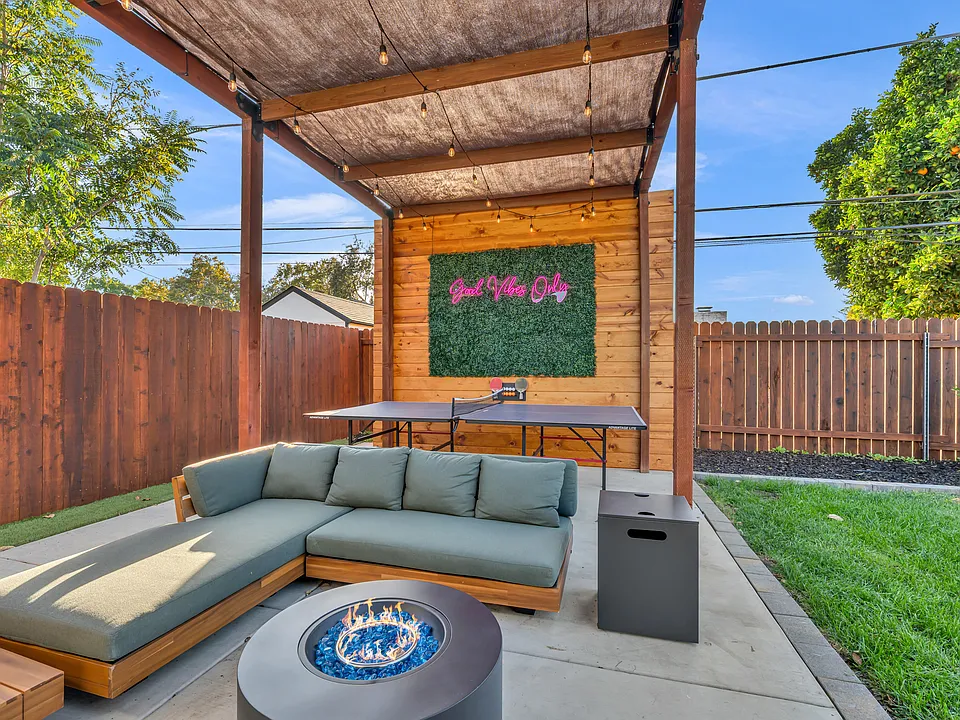 950 Beardsley Dr