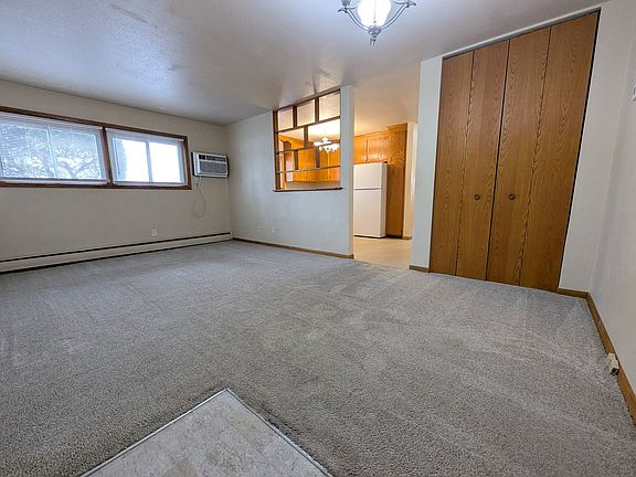 3rd image of 110 61st Ave NE APT 5