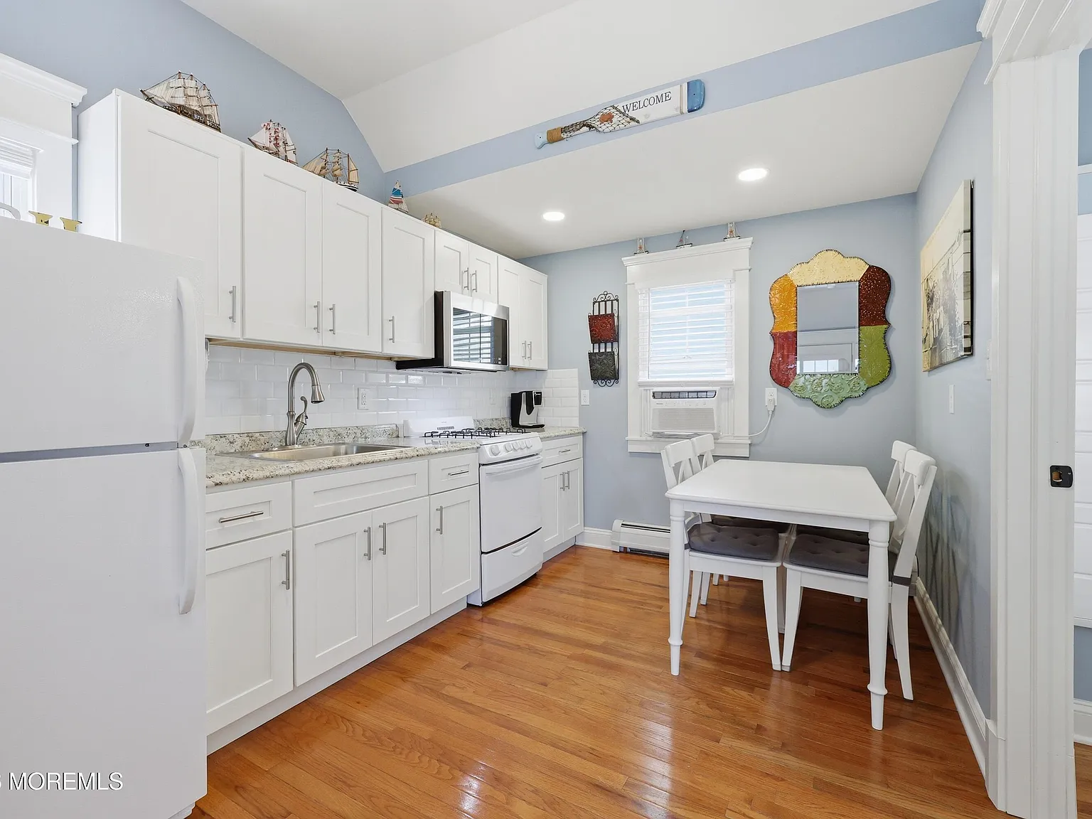 2 bed, 819 sqft, $2,750 — Photo 4