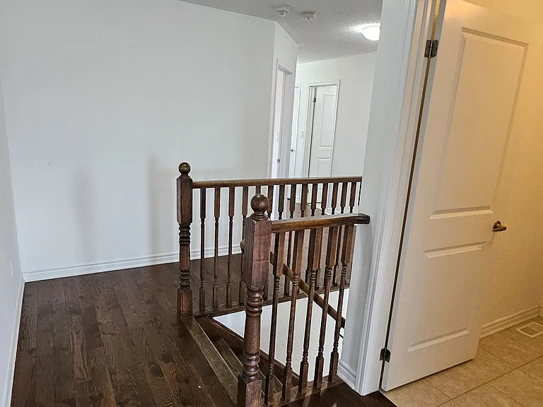 1206 Duignan Cres #UPPER — Photo 15