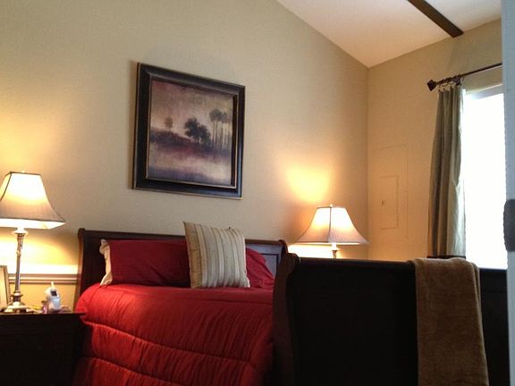5th image of 916 Lambourne Ln