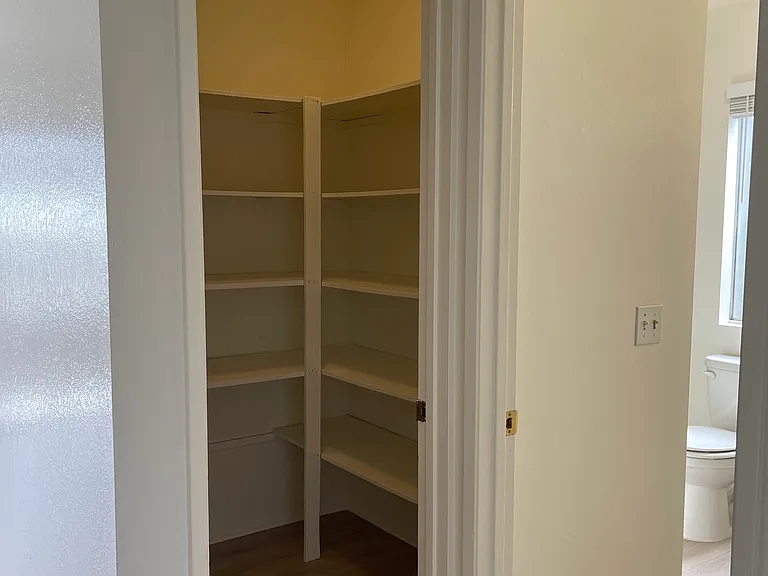 240 Aspen St #10 — Photo 6