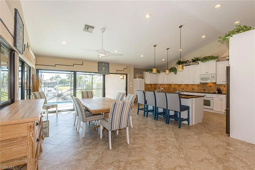 3 bed, 2.0 bath, 2000 sqft, $12,000 — Photo 3