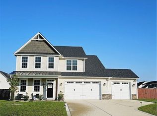 1426 Creekwood Rd, Hope Mills, NC 28348