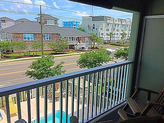 3rd image of 200 Lake Park Blvd S APT 6B