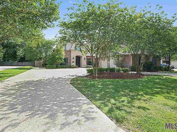 2nd image of 36576 Plantation Blvd