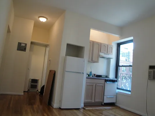 Rented by LEE & ASSOCIATES NYC RESIDENTIAL LLC | media 11