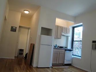 Rented by LEE & ASSOCIATES NYC RESIDENTIAL LLC