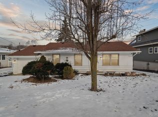 39 S Shore Dr, Addison, MI 49220