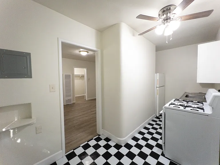 1721 O St #11 — Photo 6
