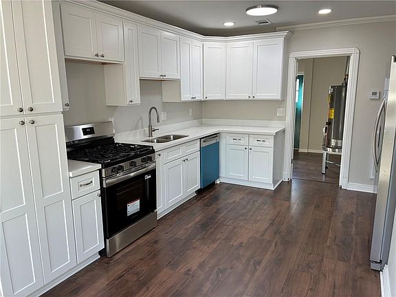 5th image of 4916 Touro St