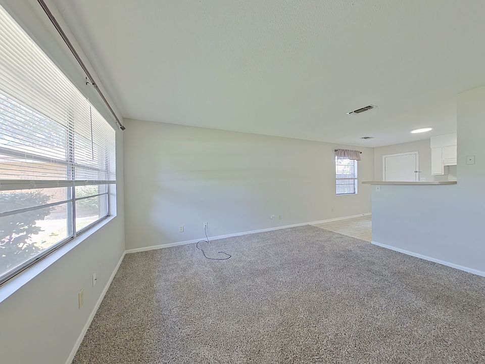 2-web-or-mls-2 Living Room-12_10302025