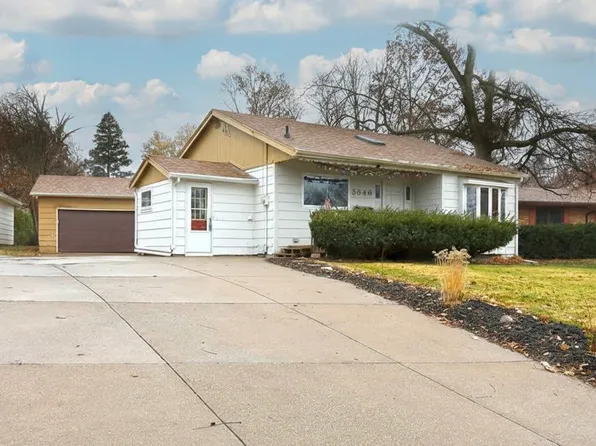 3846 Lower Beaver Rd, Des Moines, IA 50310