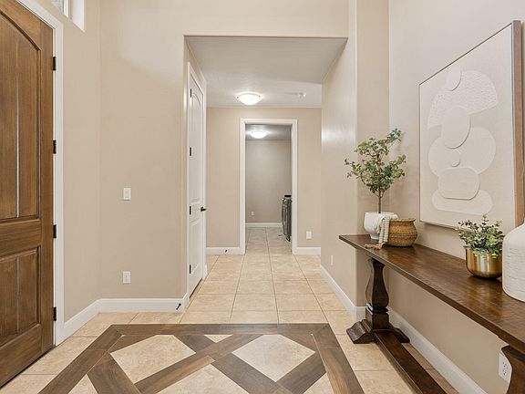 5th image of 1505 North Canyon Trails Dr
