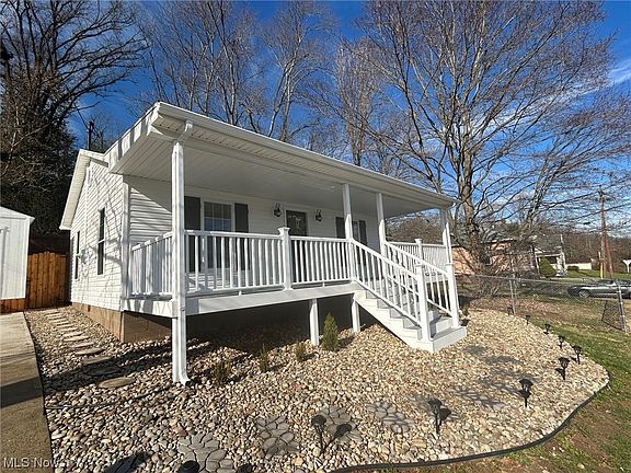 3rd image of 213 Vanbergen Ave