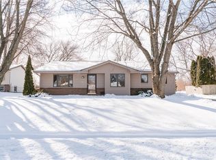 1204 Bel Aire Rd, Polk City, IA 50226