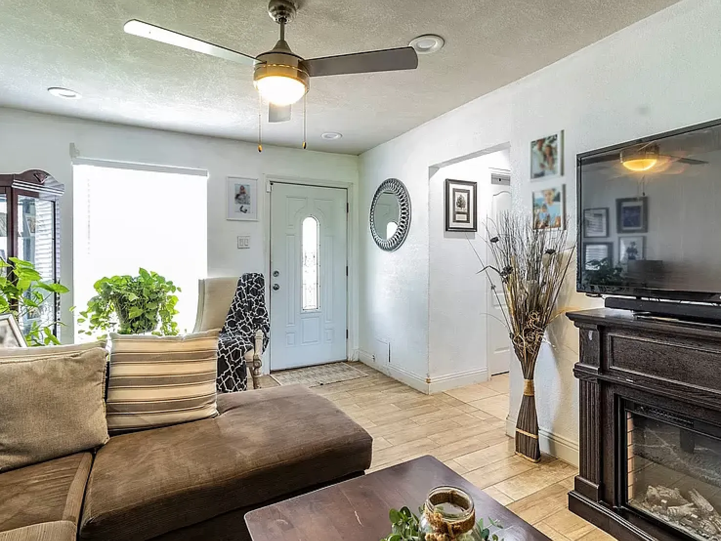 3 bed, 1.5 bath, 1031 sqft, $1,950 — Photo 2