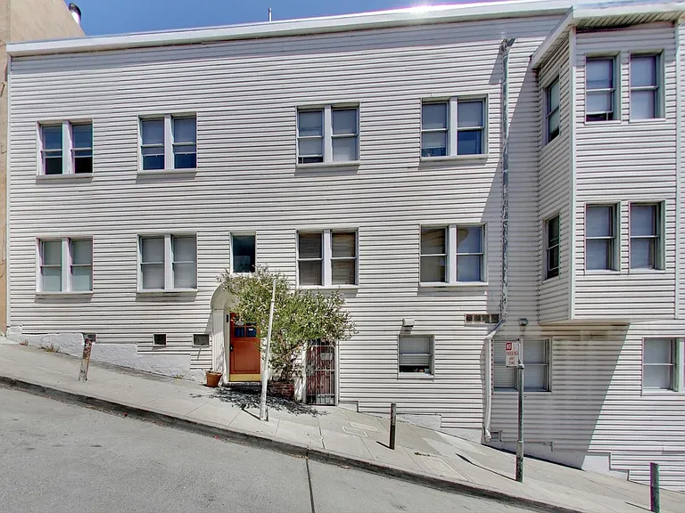 394 Union St — Photo 15