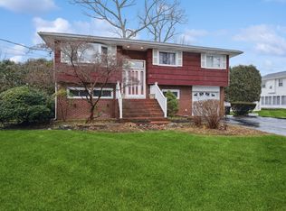 60 Putnam Ave, West Babylon, NY