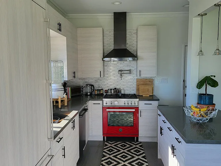 PH 7 Kitchen