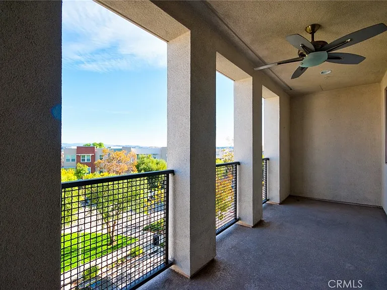 15 Vantis Dr — Photo 3