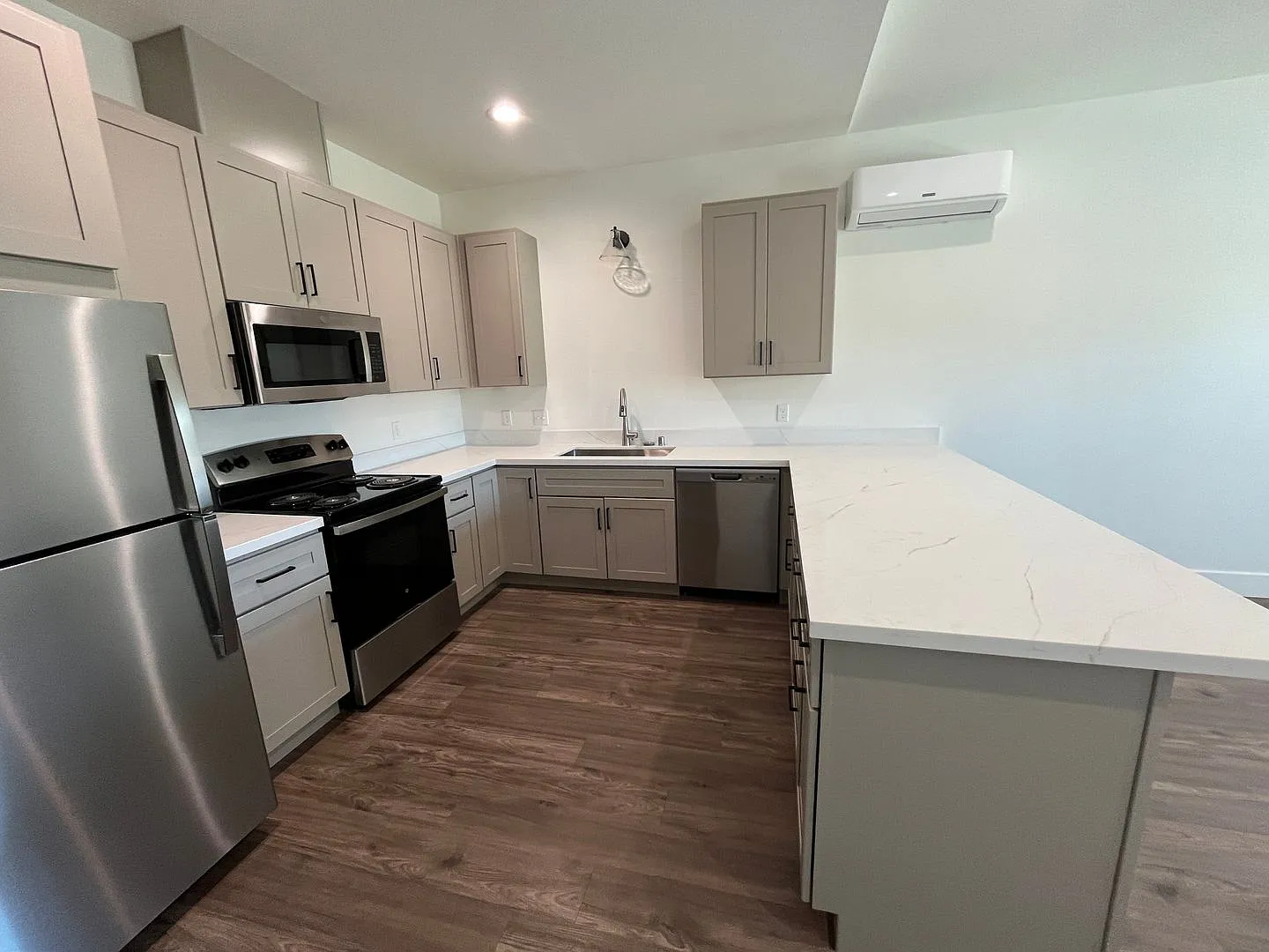 Newly built homes with City of Redding solar! — Photo 3