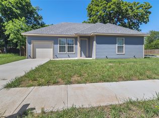 502 S 3rd St, Bonham, TX 75418