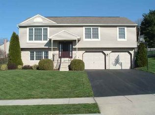 517 Ridgeview Dr, Dillsburg, PA 17019