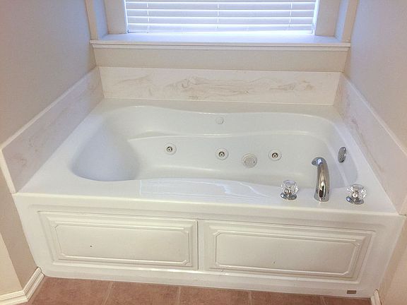 MBath Jacuzzi Tub