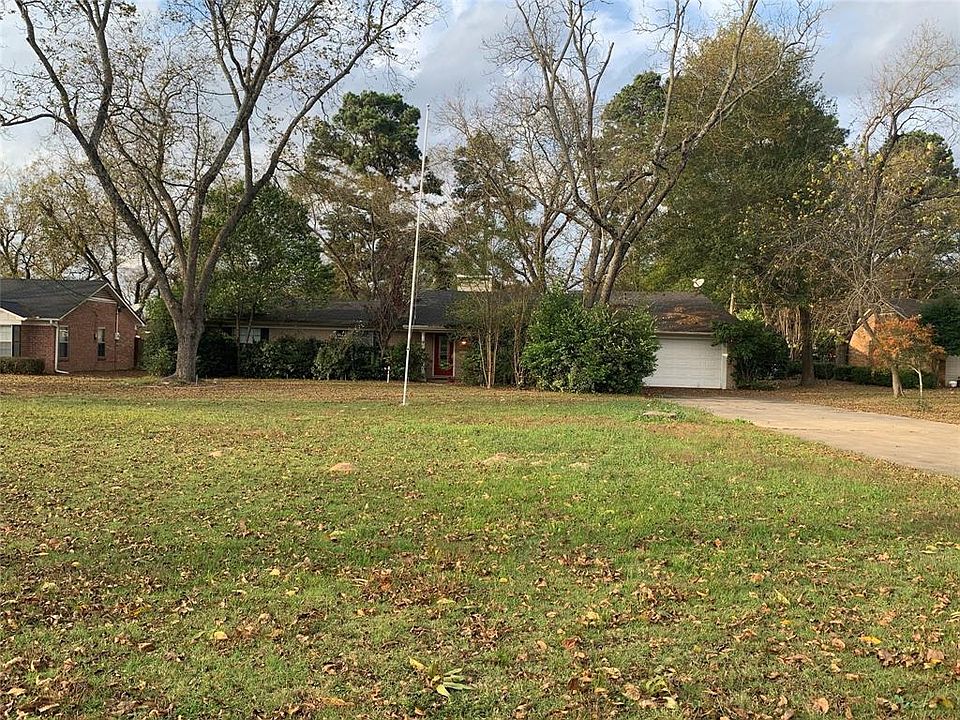1st image of 102 Magnolia St