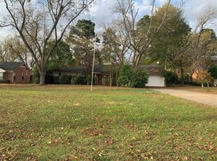 102 Magnolia St, Pittsburg, TX 75686