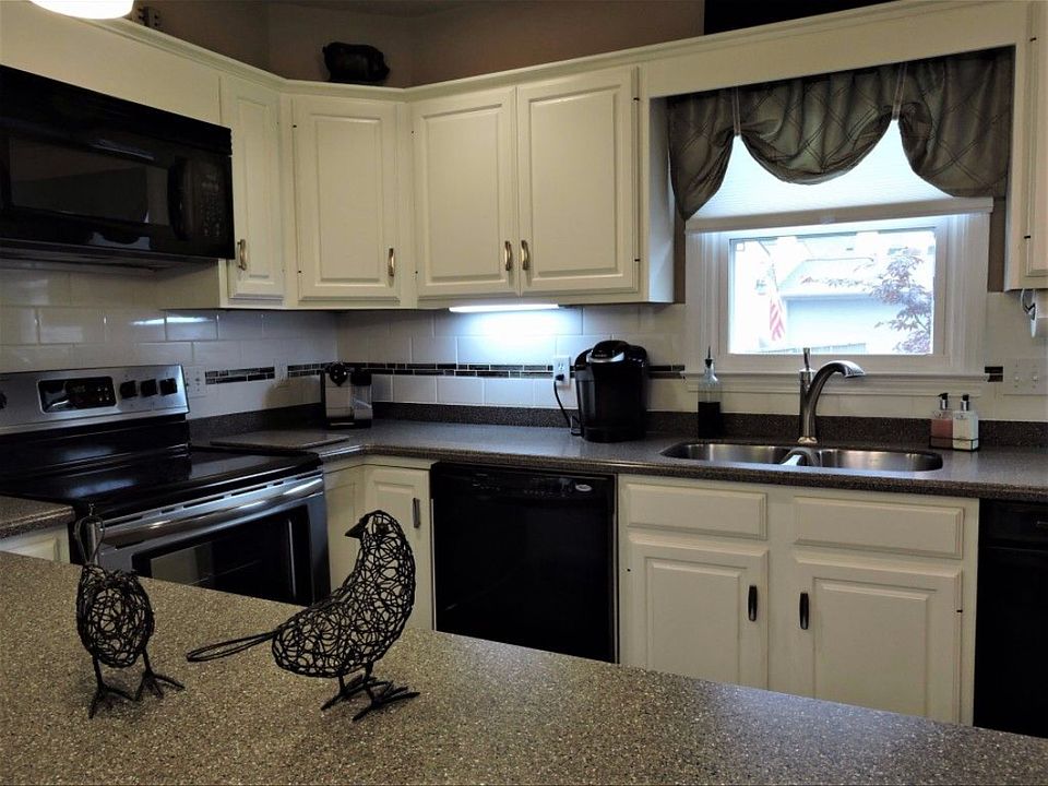 1st image of 11561 Village Ln