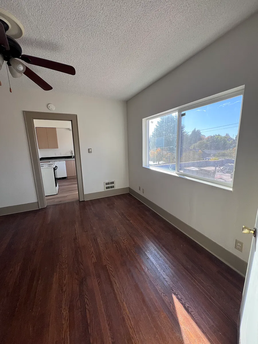 Building Photo - 509 N 85th St #14