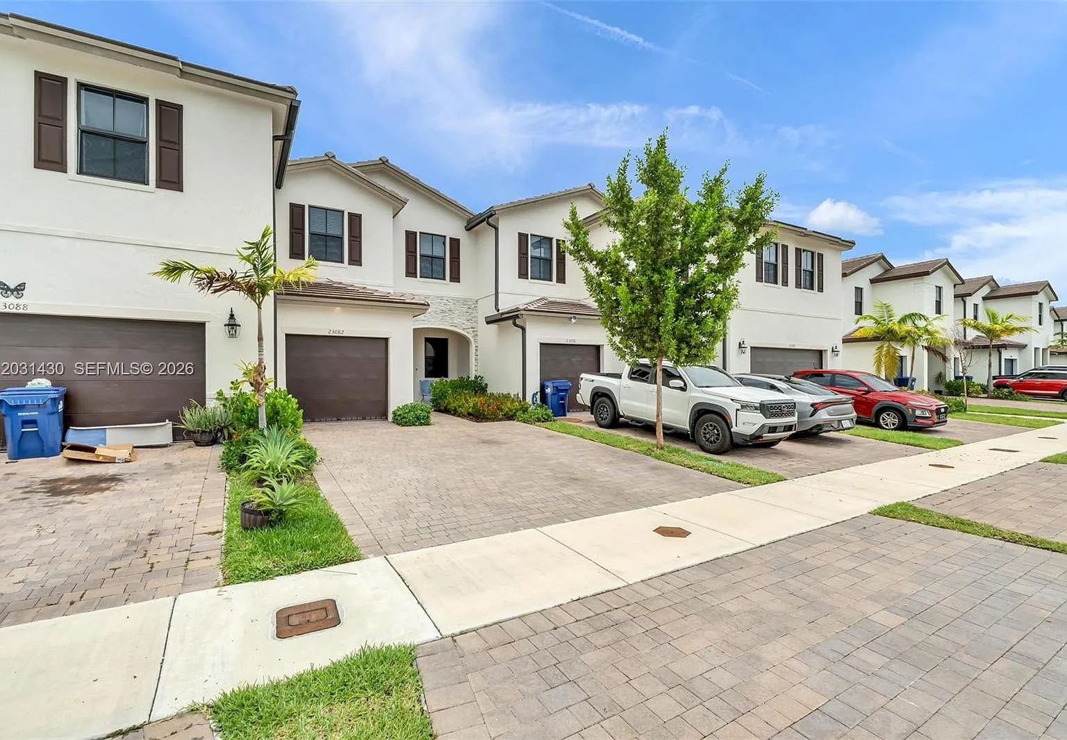 3 bed, 2.5 bath, 1331 sqft, $2,900 — Photo 2
