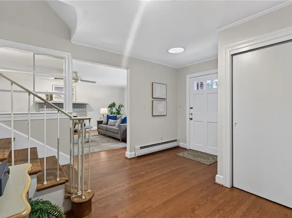 3375 Lynnwood Dr, Virginia Beach, VA 23452