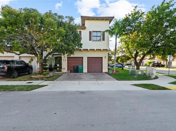 22736 SW 89th Pl, Cutler Bay, FL 33190