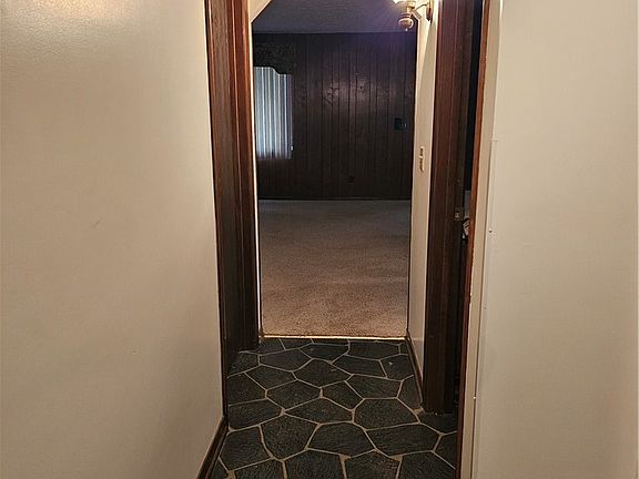 3rd image of 7722 Regency Dr