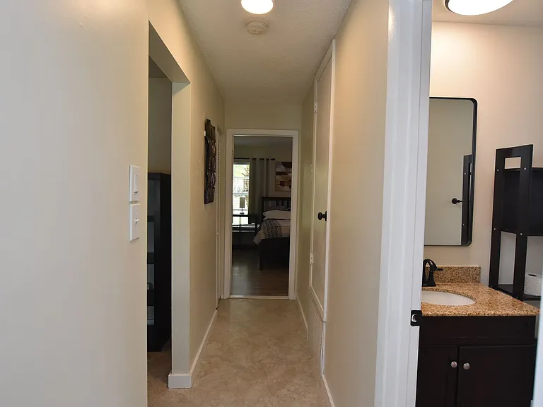 4825 Loretta Ln — Photo 22