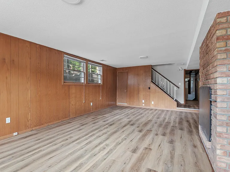 8542 Plymouth Ave N — Photo 12
