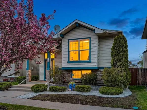 112 S Prestwick Point SE, Calgary, AB T2Z 4K7
