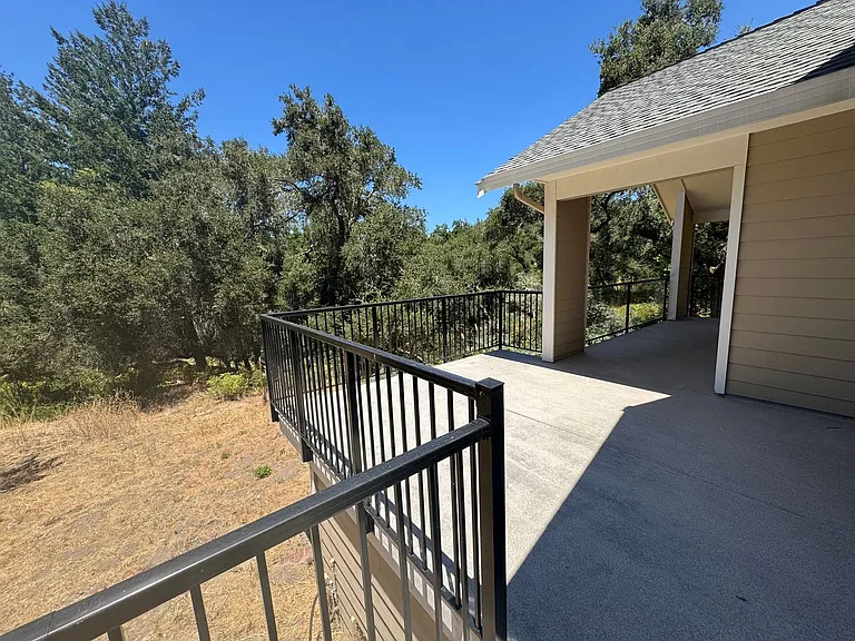 325 Vista Robles Dr — Photo 33