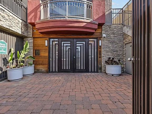 4th image of 11124 Burbank Blvd APT 210