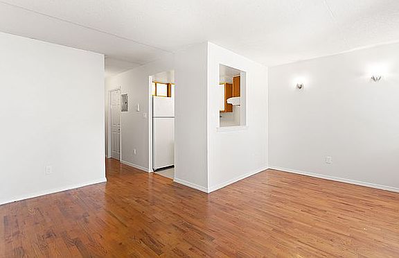2nd image of 37 W 127th St #2