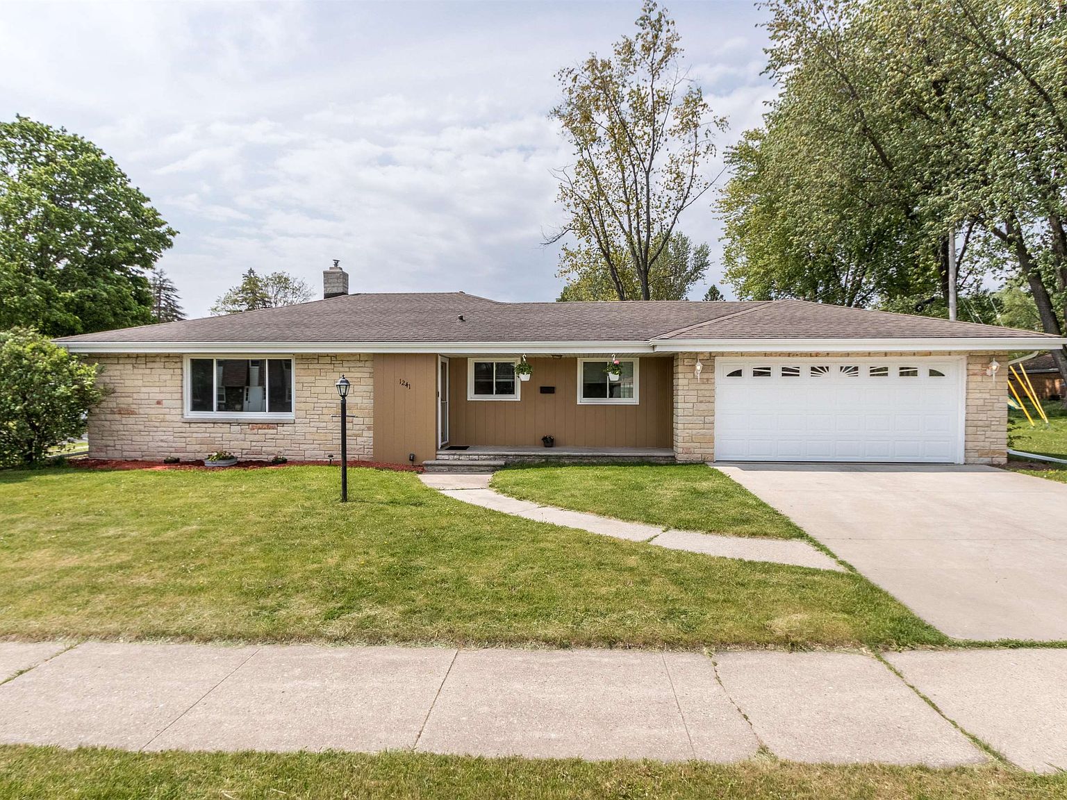 1241 Tilkens St, Green Bay, WI 54304 Zillow