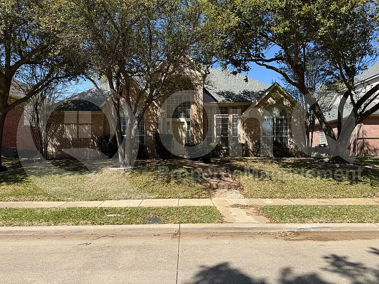 4513 Saint James Dr — Photo 35