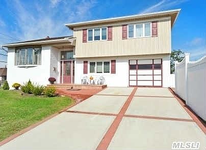 2nd image of 1093 North Dr
