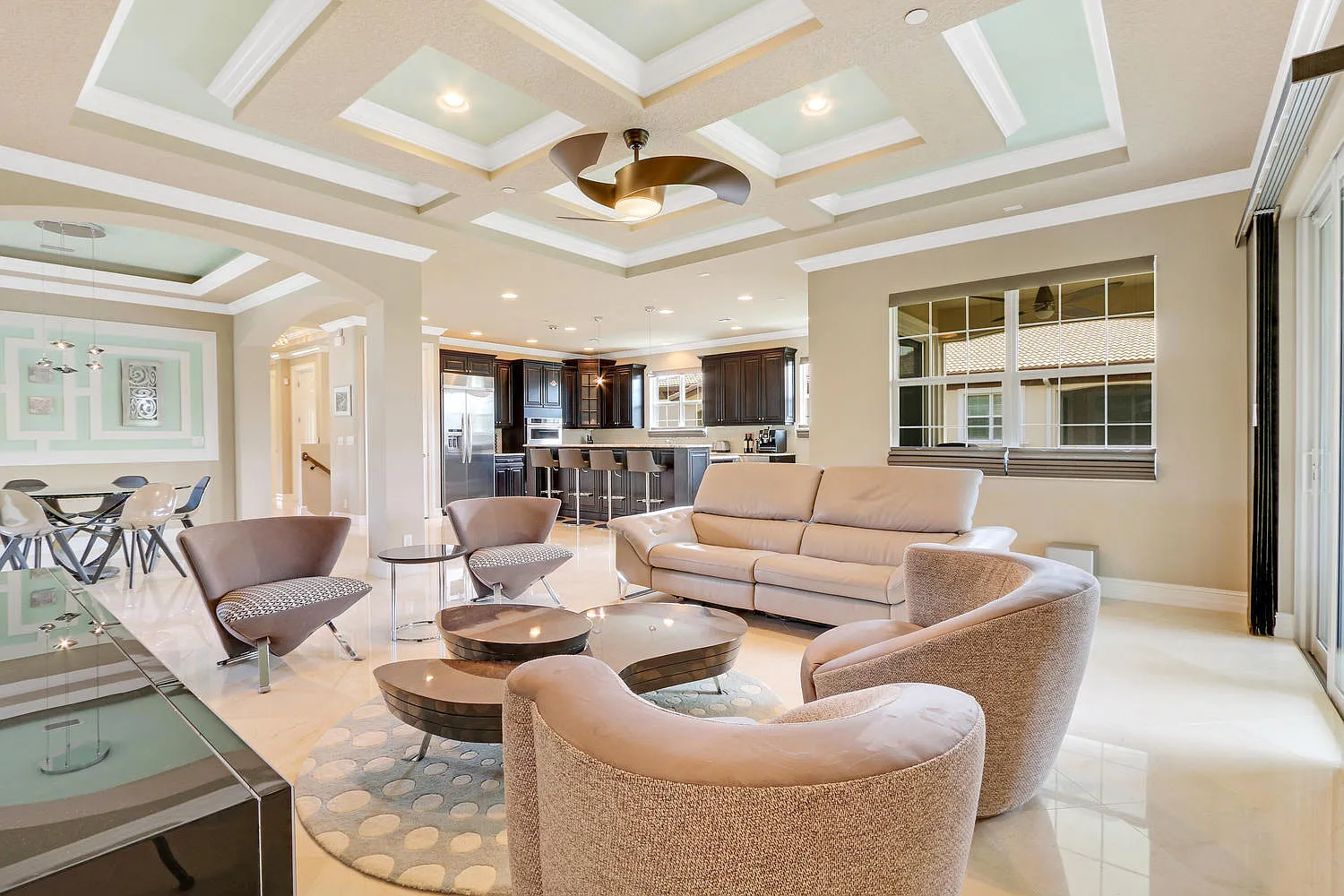 3 bed, 3.0 bath, 2650 sqft, $8,500 — Photo 4