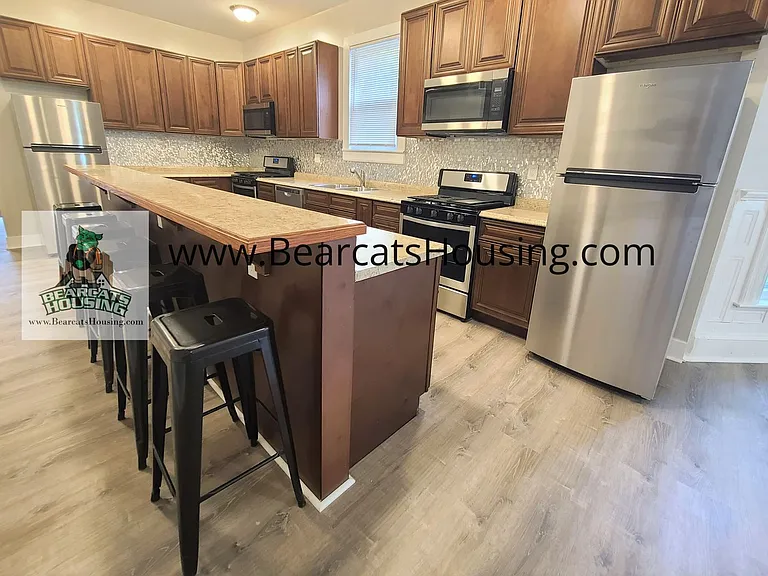 93 Chestnut St — Photo 16